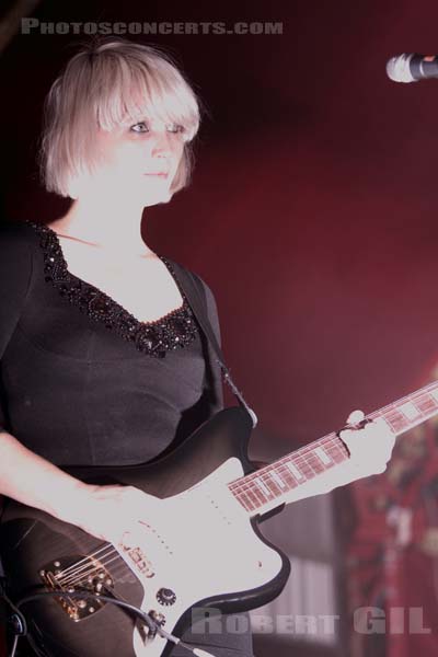 THE RAVEONETTES - 2014-11-06 - PARIS - Cabaret Sauvage -  Sharin Foo